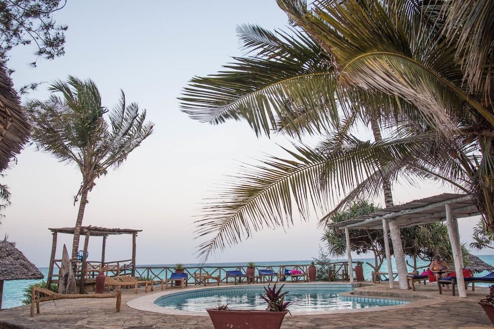 Tanzanite Beach Resort - Outdoor Pool