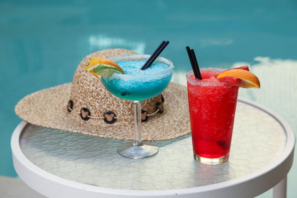 Desert Palms Hotel & Suites - Pool