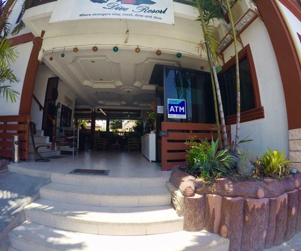New Eve's Kiosk Dive Resort - Lobby