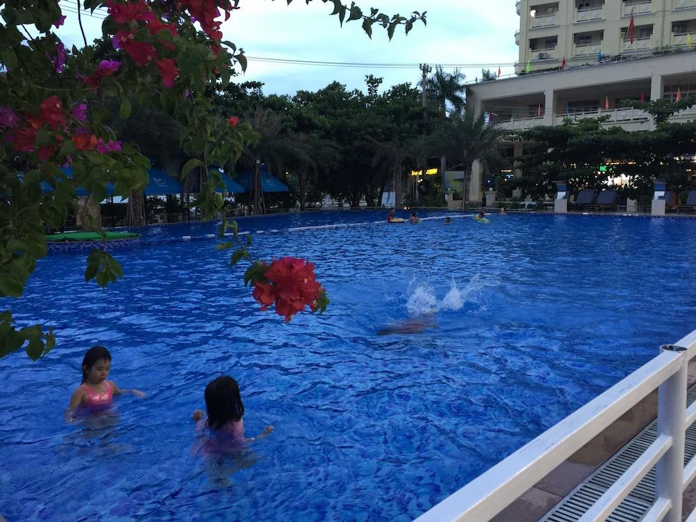 Nha Trang Beachfront Apartments - Pool