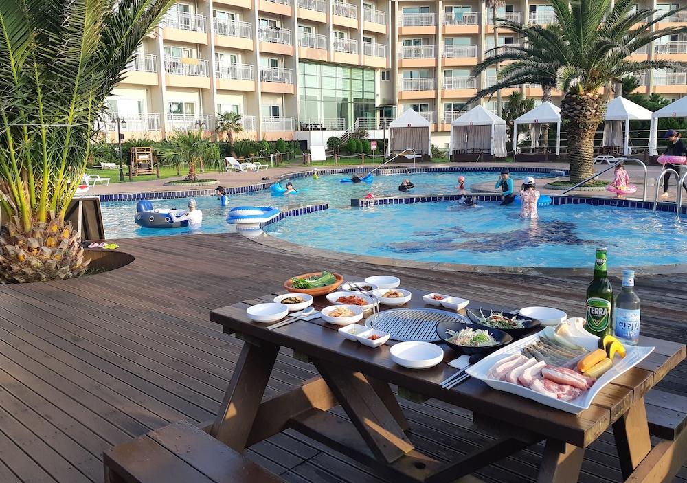 Blue Hawaii Hotel - Outdoor Pool