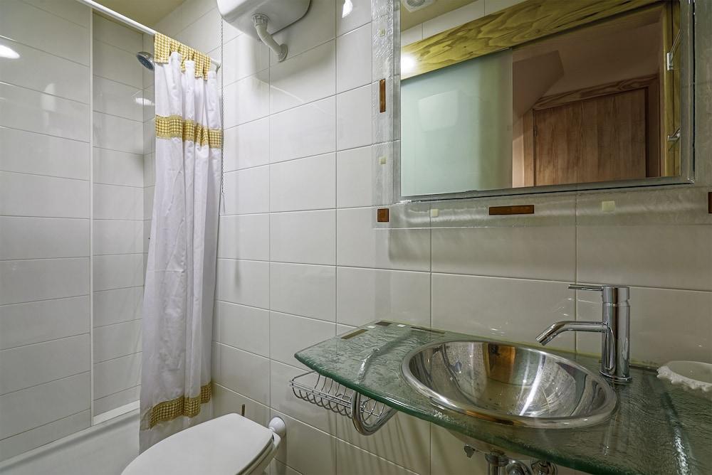 SanSebastianForYou Otazu Apartment - Bathroom