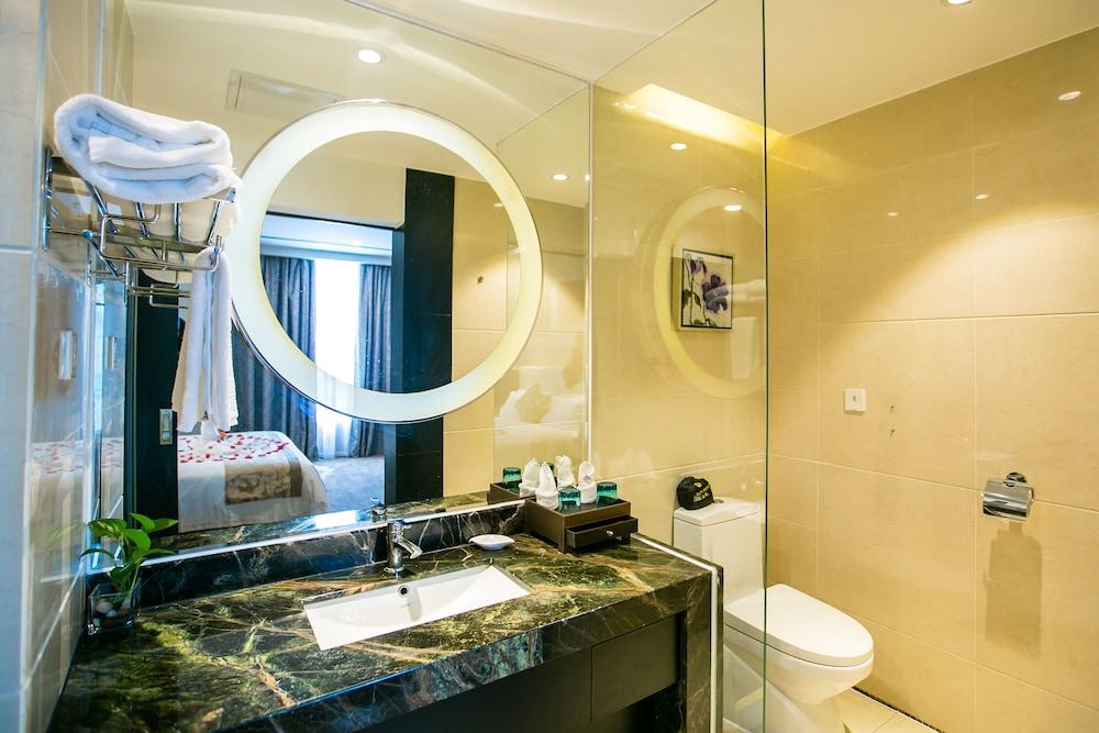 Hua Yu Min Fu Hotel - Zhuhai - Bathroom