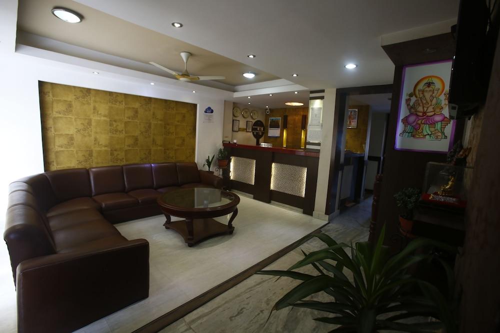 Hotel Nandini - Interior Entrance