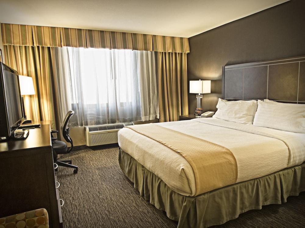 Holiday Inn Hotel & Suites Anaheim, an IHG Hotel - Room