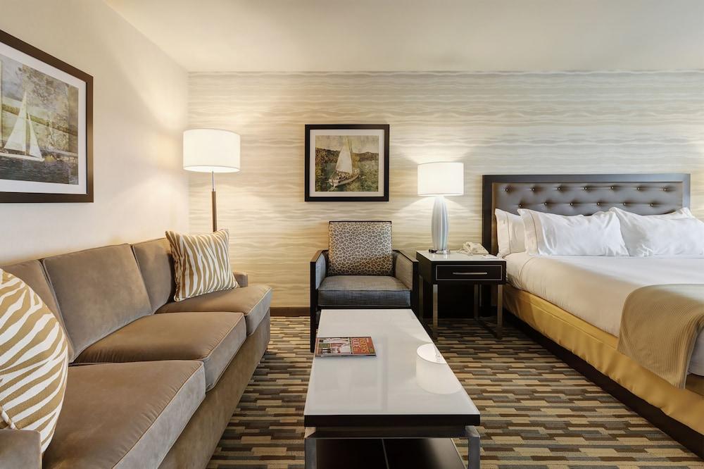 Holiday Inn Express Hotel & Suites Warwick-Providence (Arpt), an IHG Hotel - Room