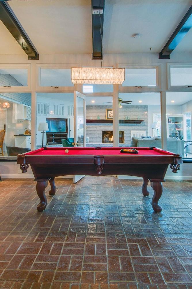 The Saunders Retreat - Game Room
