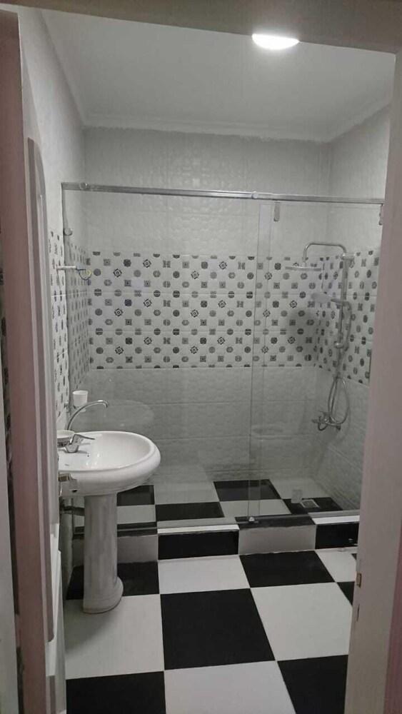 Villa A-Z - Bathroom