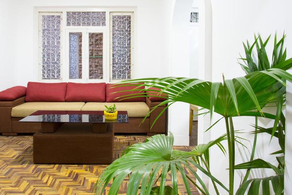 Kathmandu Nomad Apartment - Lobby Sitting Area