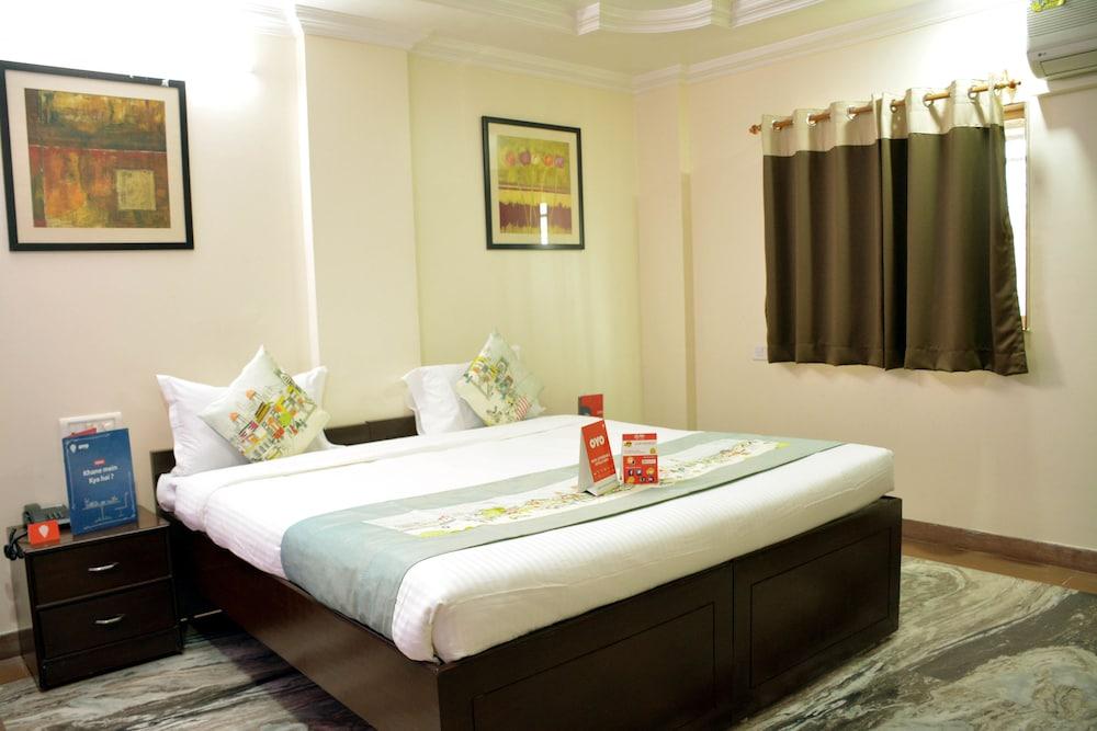 OYO 8244 Hotel Bliss Executive - Featured Image