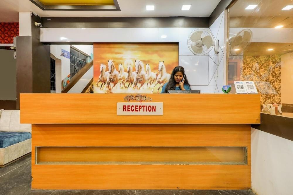 FabExpress Bombay Hospital - Lobby