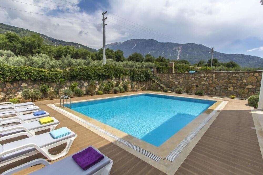 Villa Aktif by Villamnet - Outdoor Pool