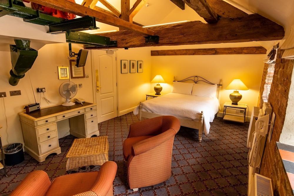 Donington Park Farmhouse Hotel - Room