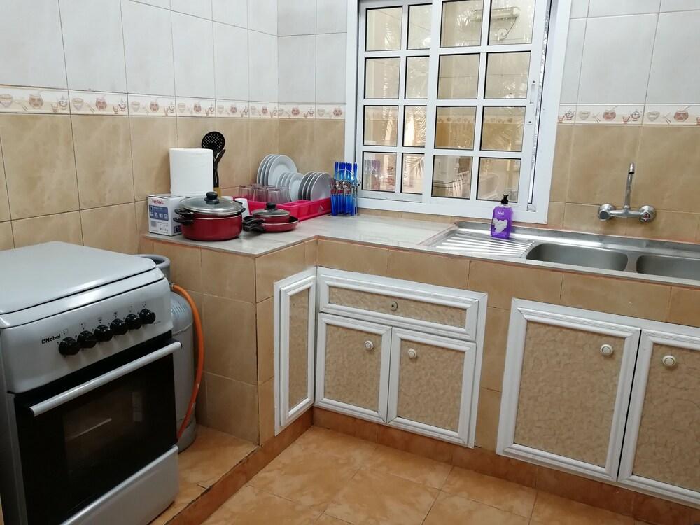 Nizwa Souq Apartments - Private kitchen