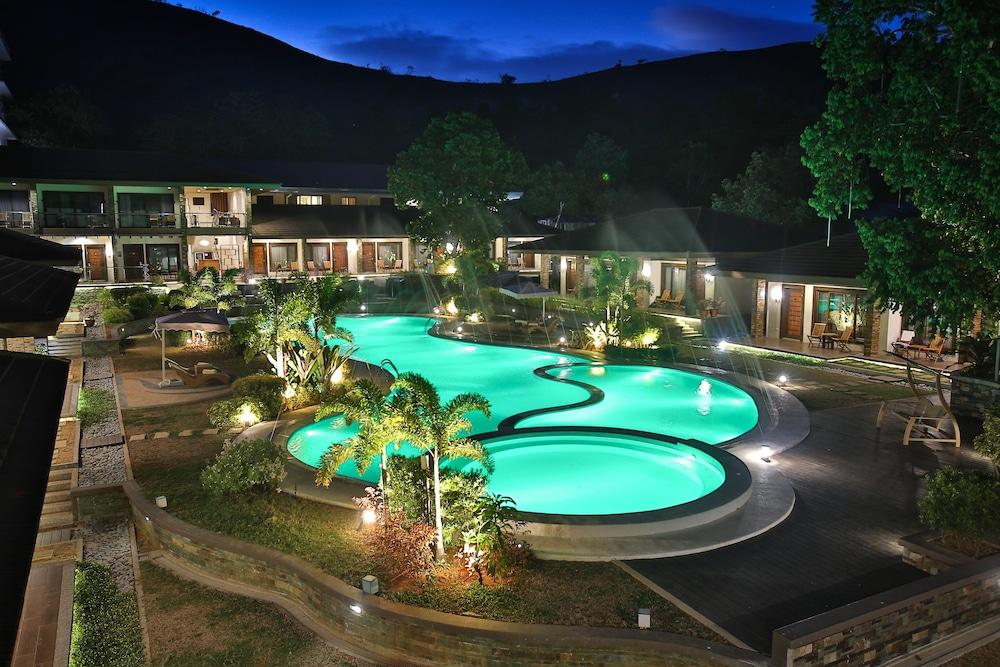 Coron Soleil Express Hotel - Outdoor Pool
