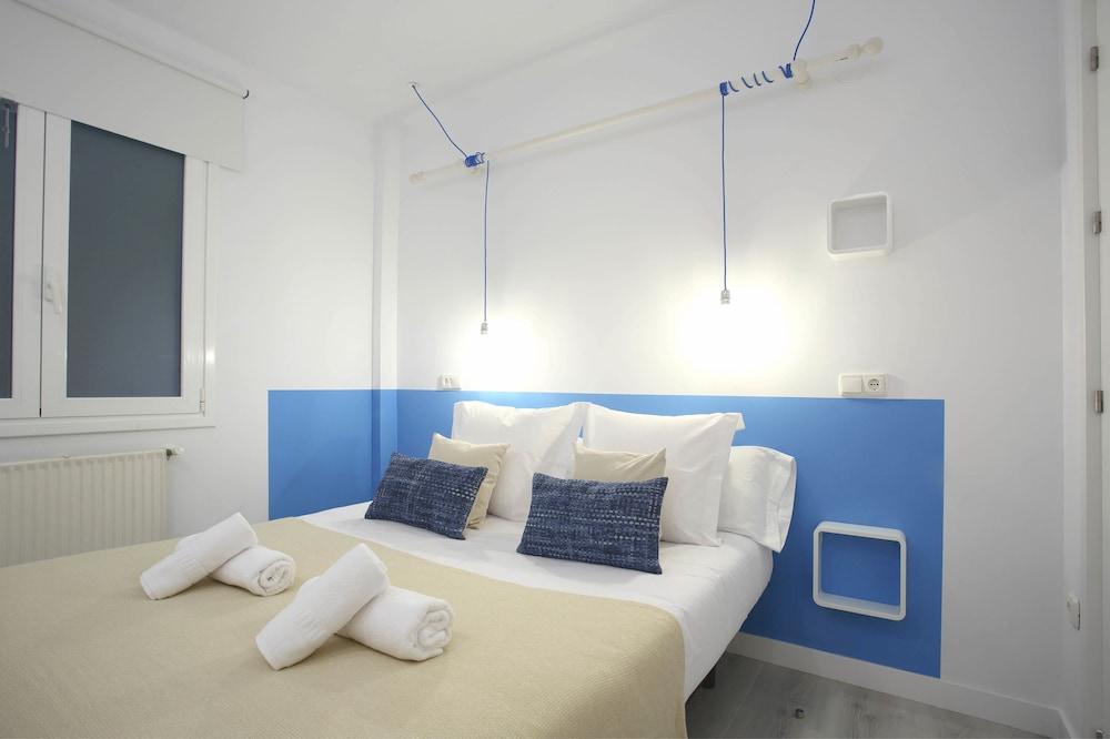 Arroka Suite Apartment - Room