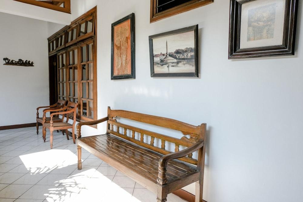OYO 1614 Hotel Mandala Puri - Interior Detail