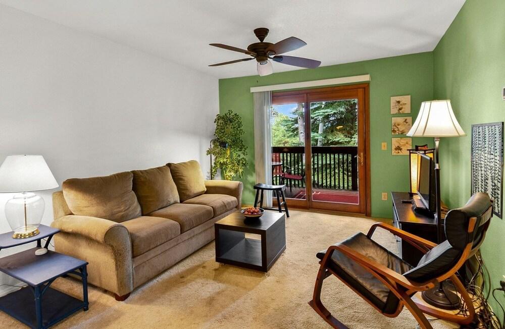 Peaceful Country Club Condo in the Pines - Living Area