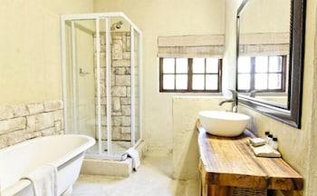 Rustika Guest Lodge - Bathroom