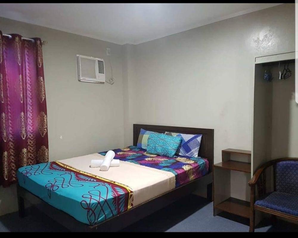Madid's Inn Boracay - Room