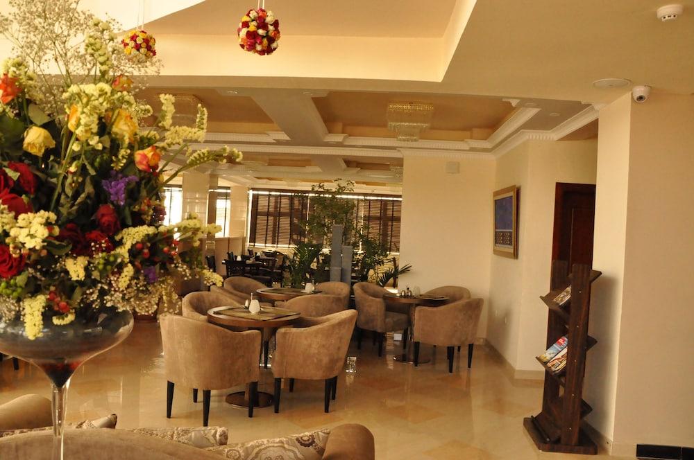 Addissinia Hotel - Lobby Lounge