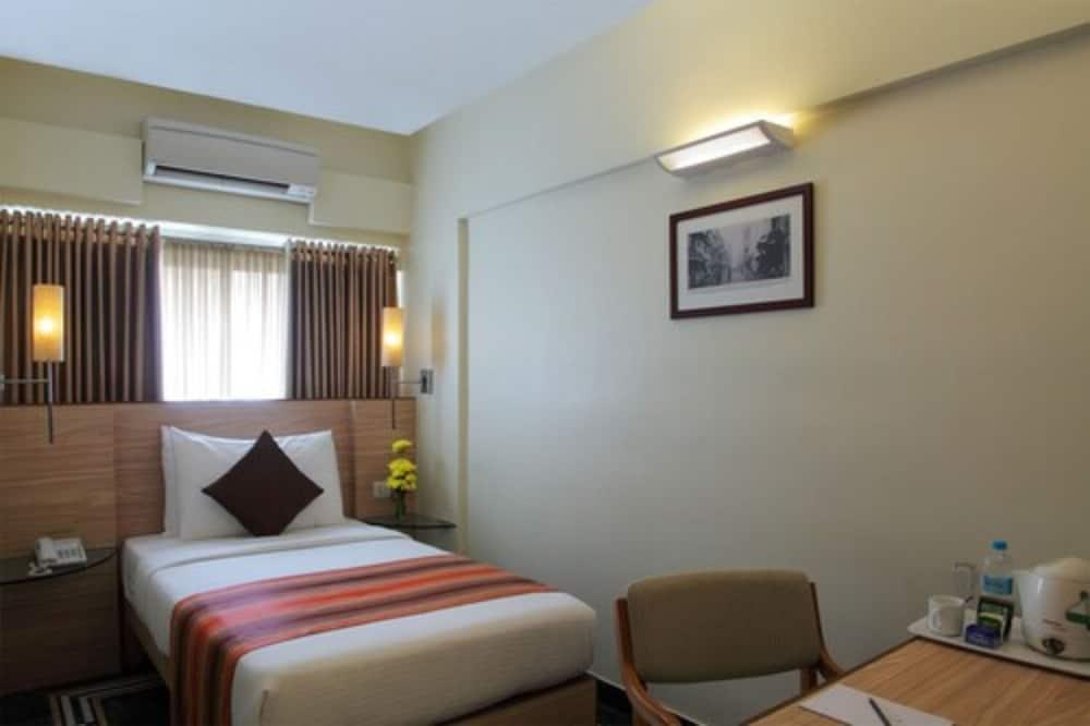 Hiltop Hotel - Room