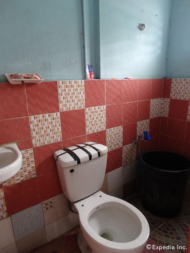 Quoyas Inn - Bathroom