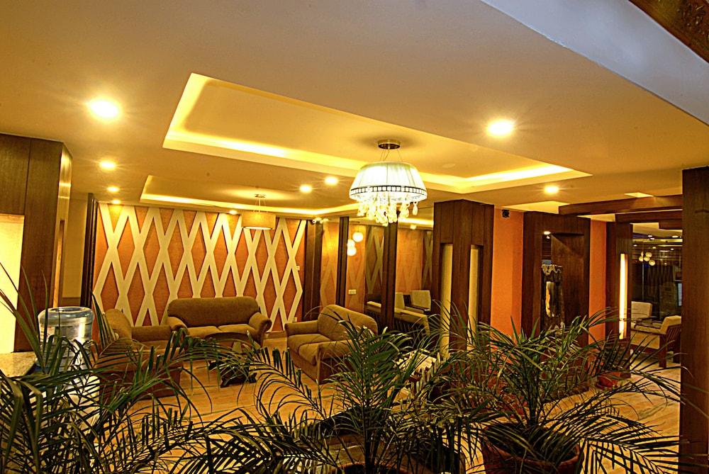 Kathmandu Grand Hotel - Lobby Sitting Area