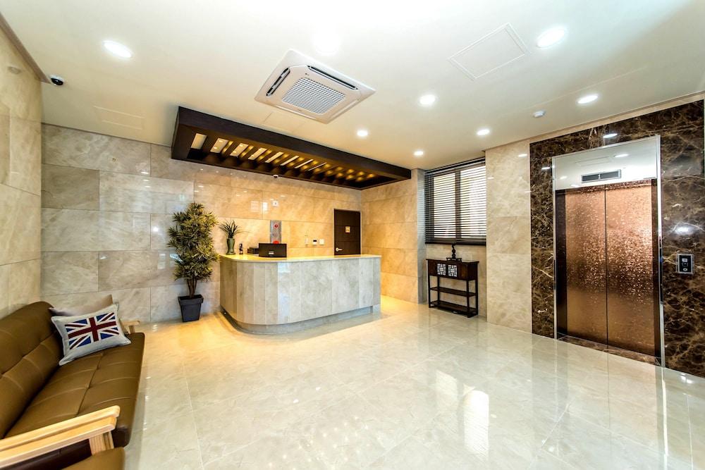 Zamong Hotel - Lobby
