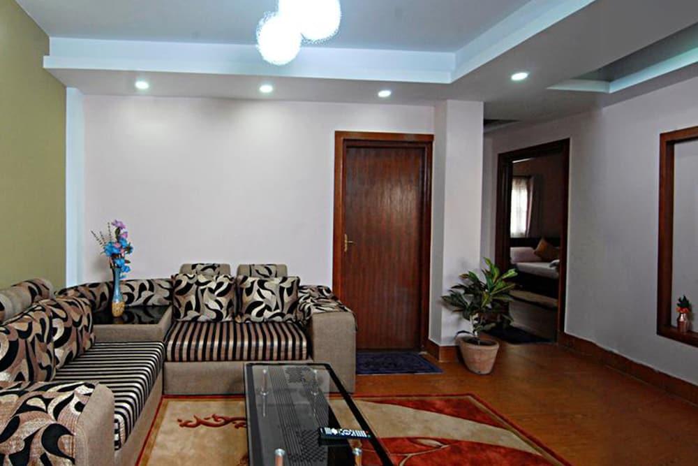 Khushi Homestay - Living Room