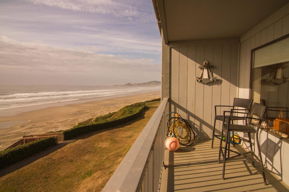 Nye Beach Condos & Cottages - Featured Image