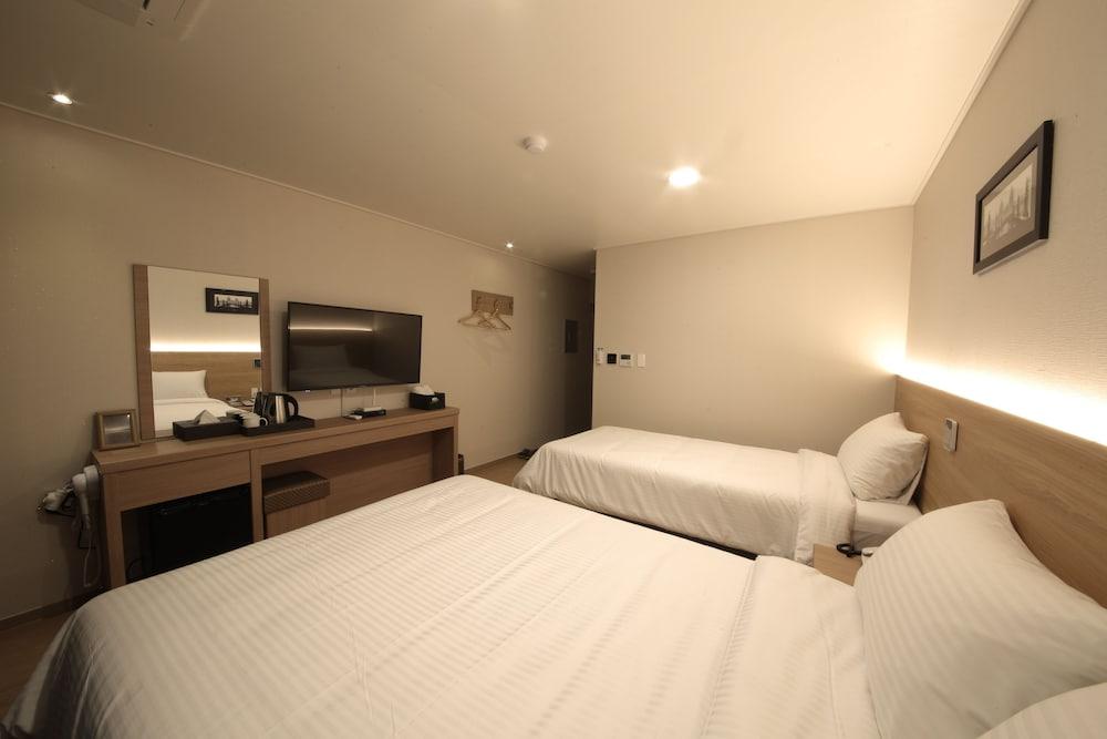 Harbor Hotel - Room