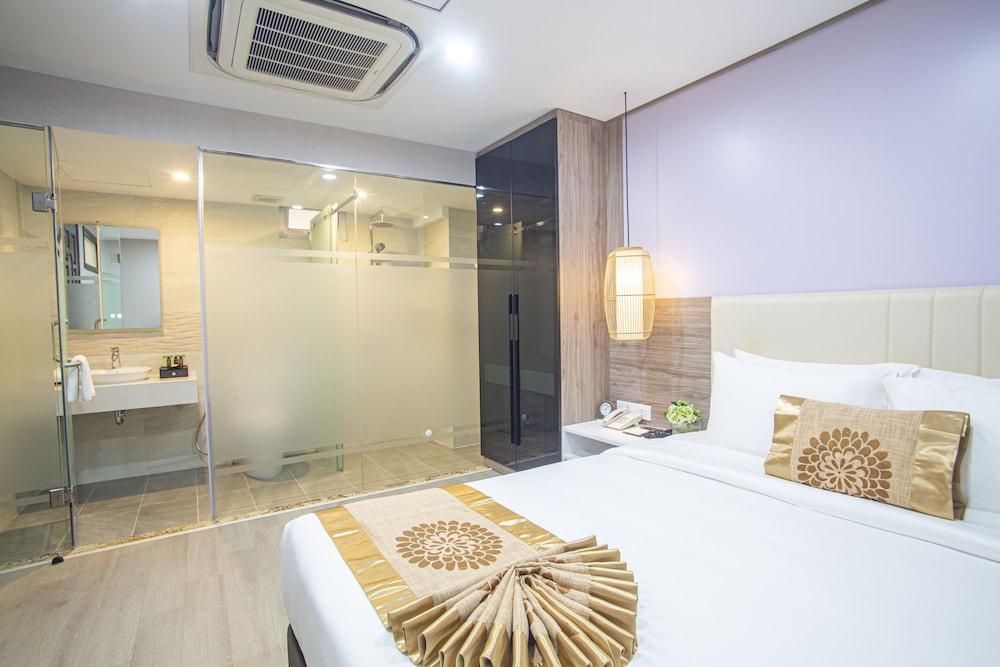 BridgeLakeside Hotel Hanoi - Room