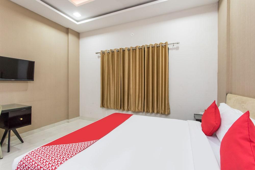 OYO 22319 Hotel Prem Bandhan - Room