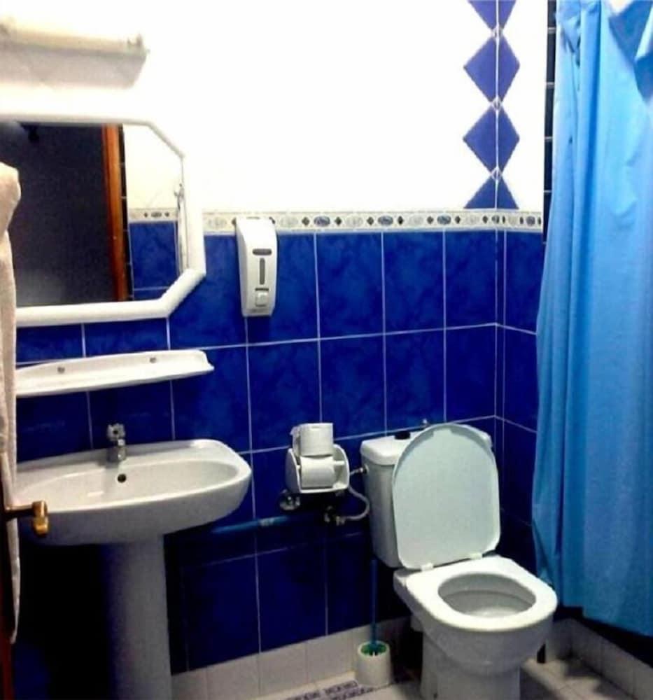 Hotel Loubar - Bathroom