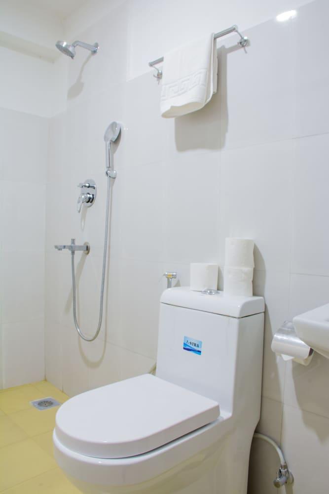 Sampada Garden Resort - Bathroom