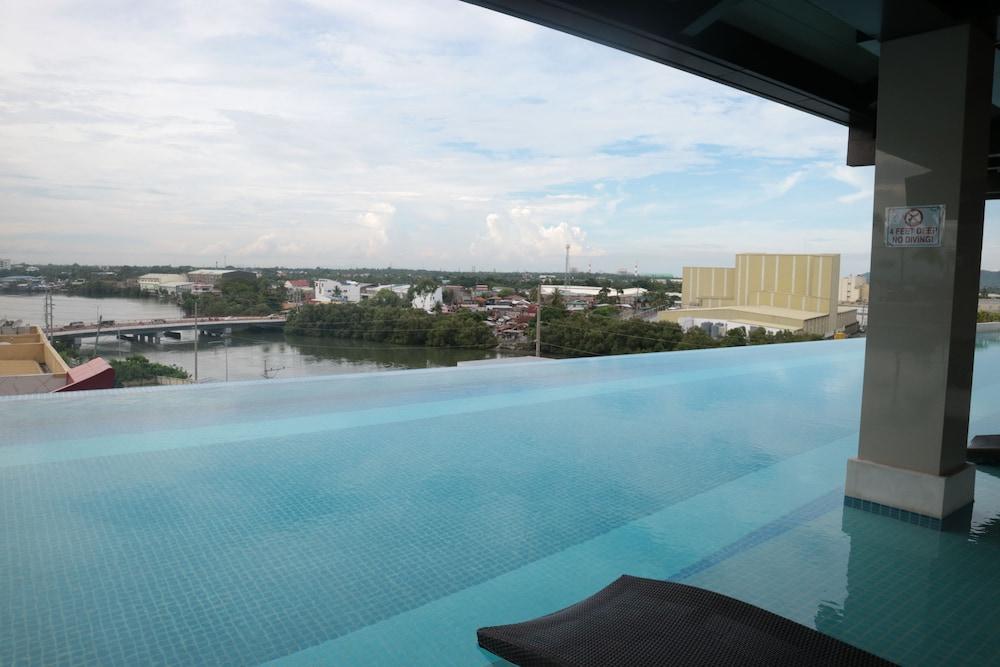 Grand Xing Imperial Hotel - Infinity Pool