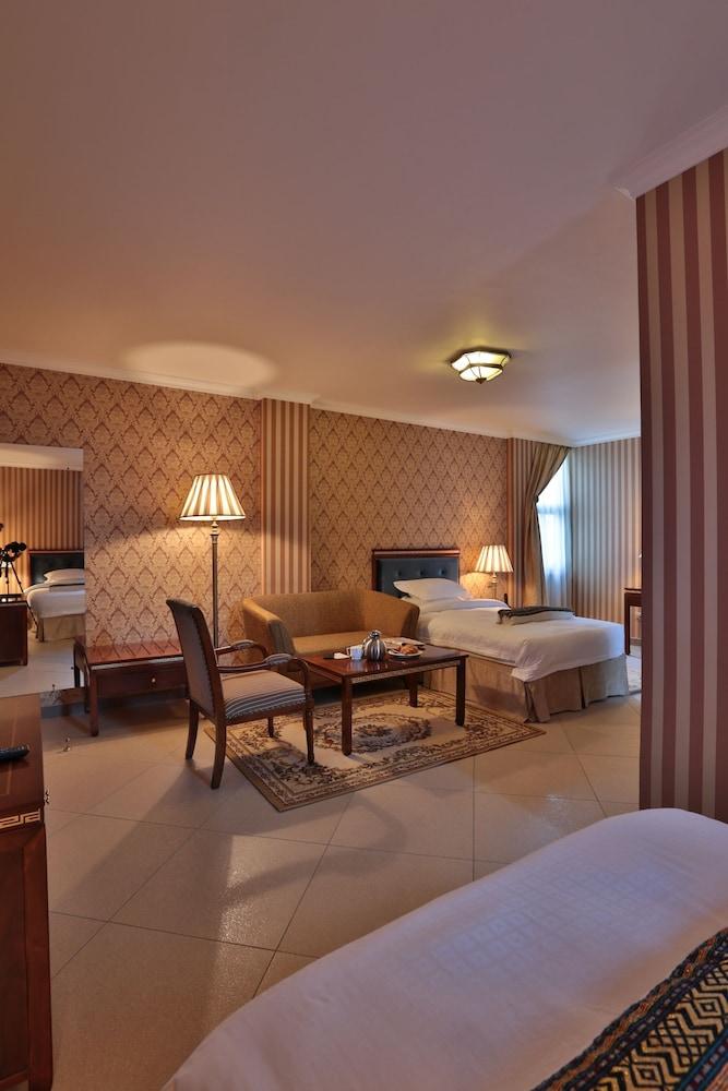 The Residence Suite Hotel - Room