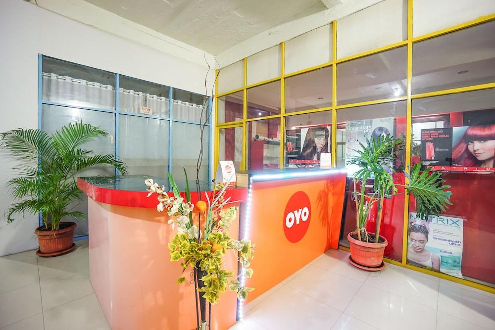 OYO 1545 Bs Residence - Reception
