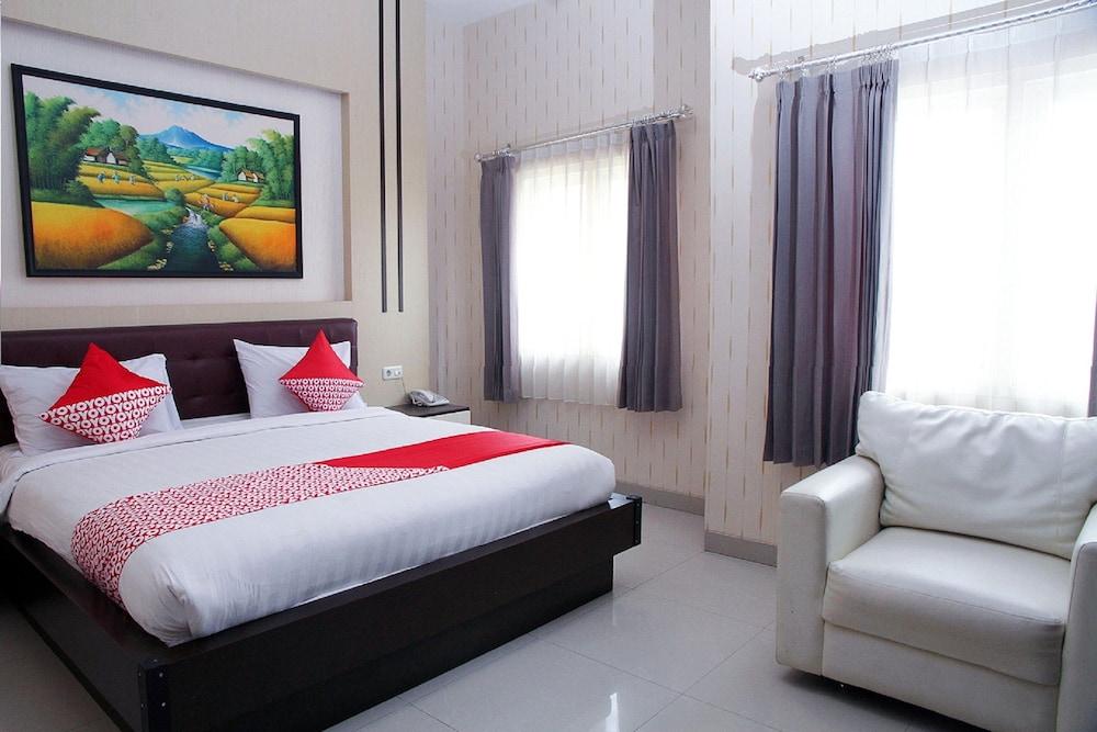 OYO 920 Gajah Mada Hotel - Featured Image