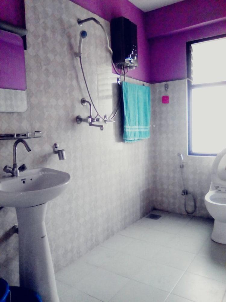 Nirvana Private Apartment - Bathroom