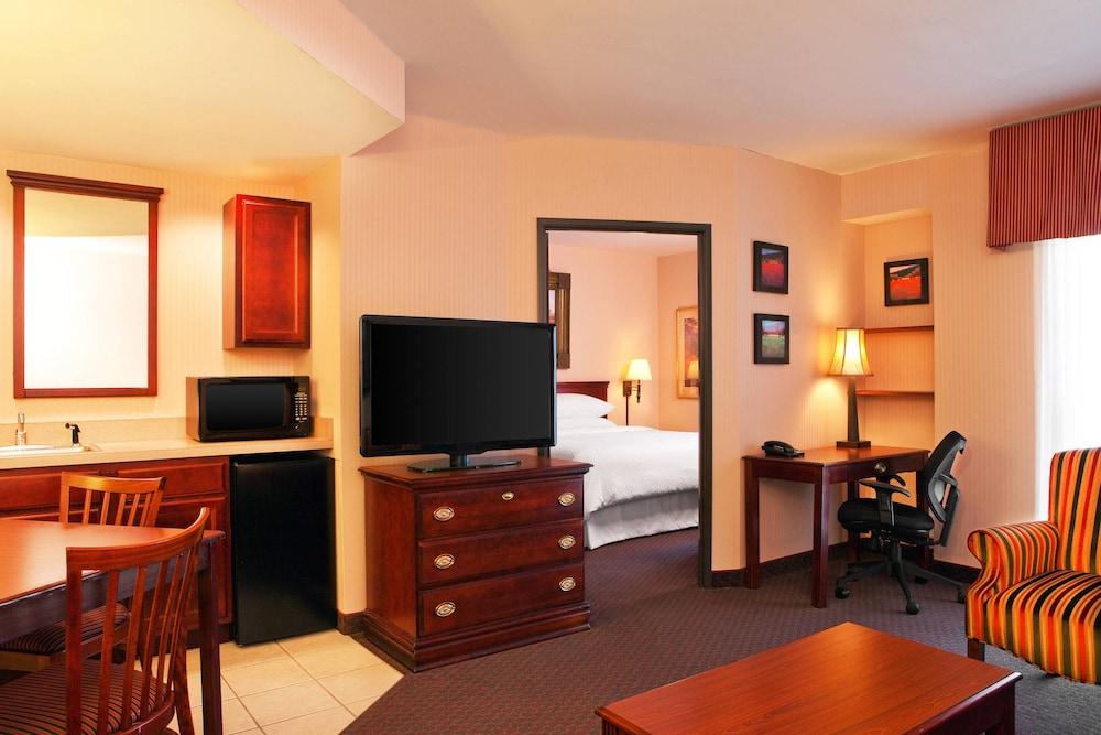 Quality Inn - Room