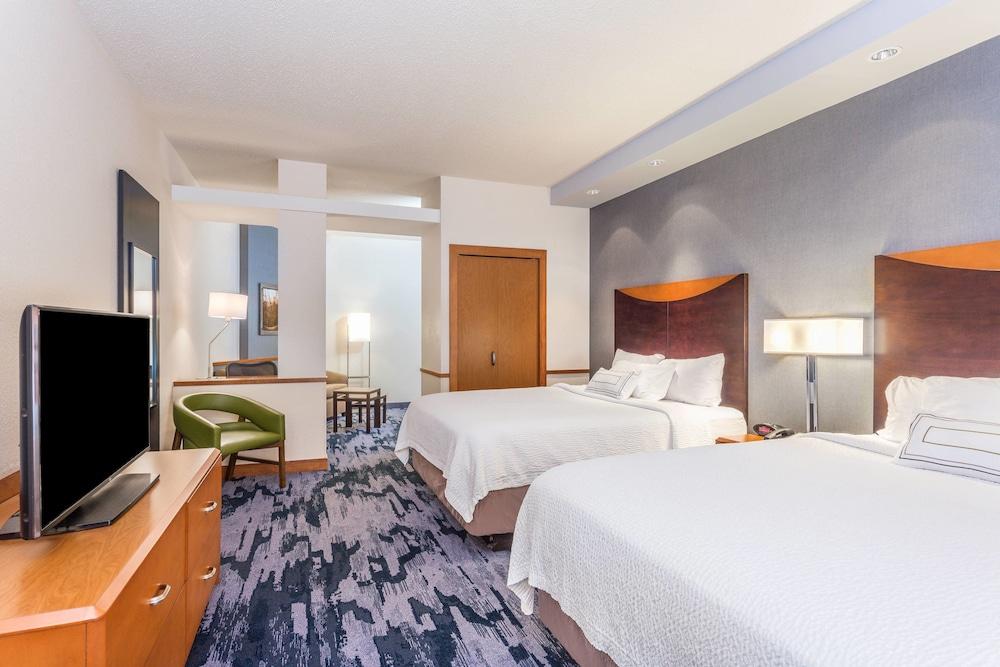 Fairfield Inn & Suites by Marriott Madison East - Featured Image
