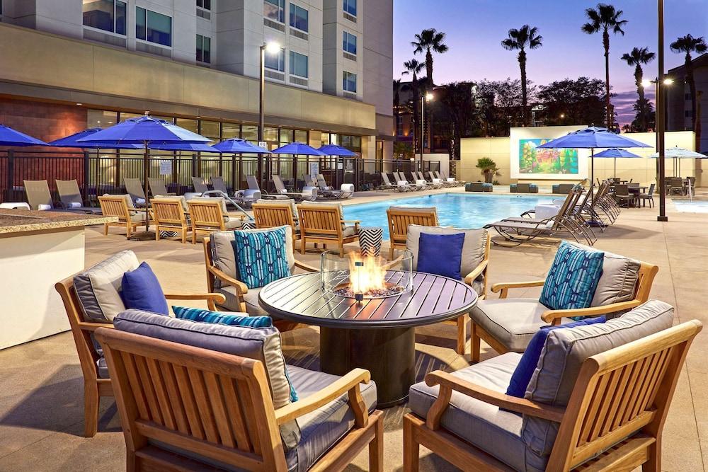 Cambria Hotel & Suites Anaheim Resort Area - Exterior