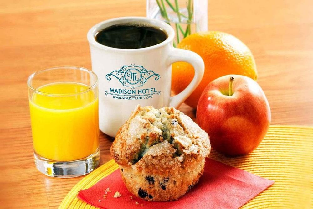 Madison Hotel Boardwalk - Breakfast Meal