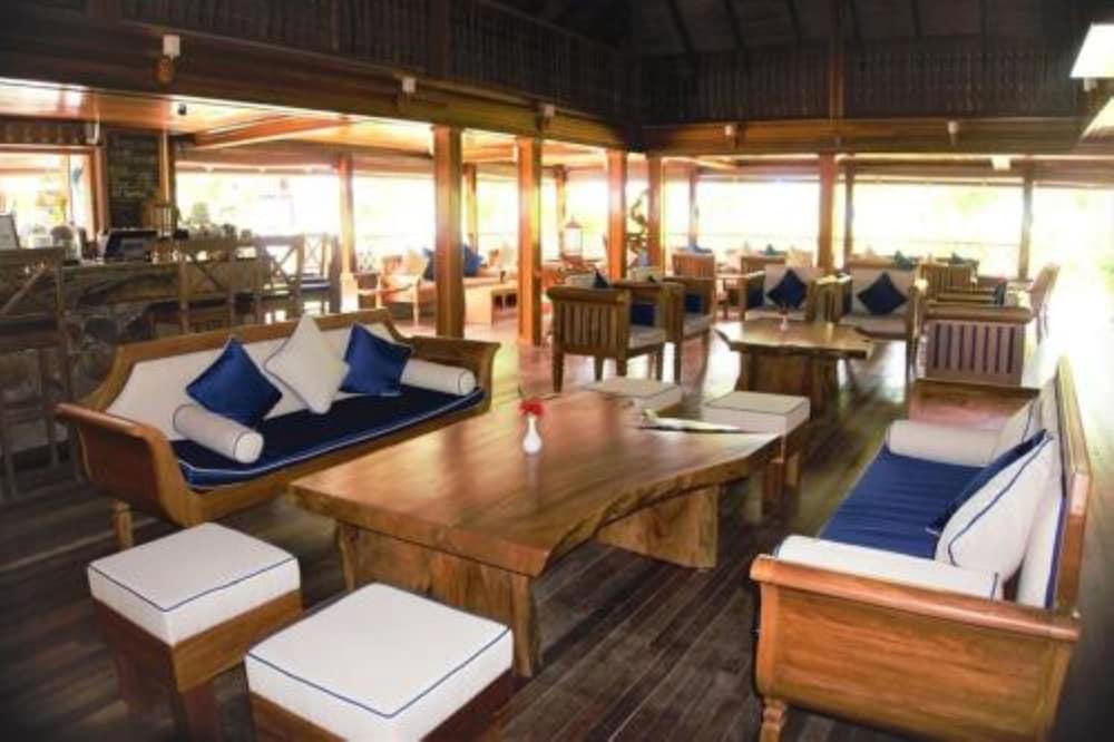 La Digue Island Lodge - Lobby Sitting Area