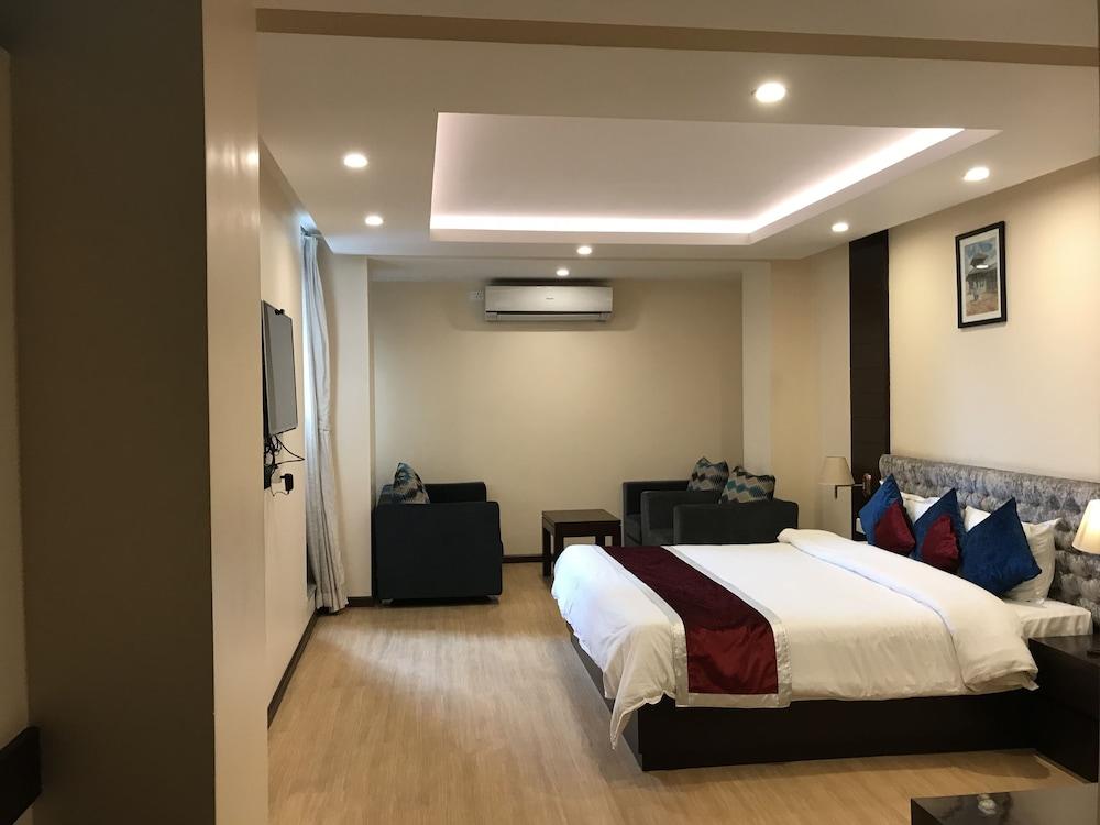 Kaveri Inn - Room