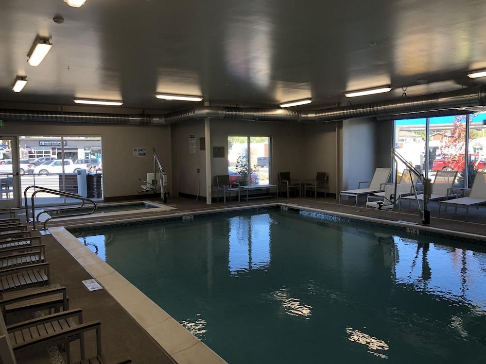 Country Inn & Suites by Radisson, Flagstaff Downtown, AZ - Indoor Pool