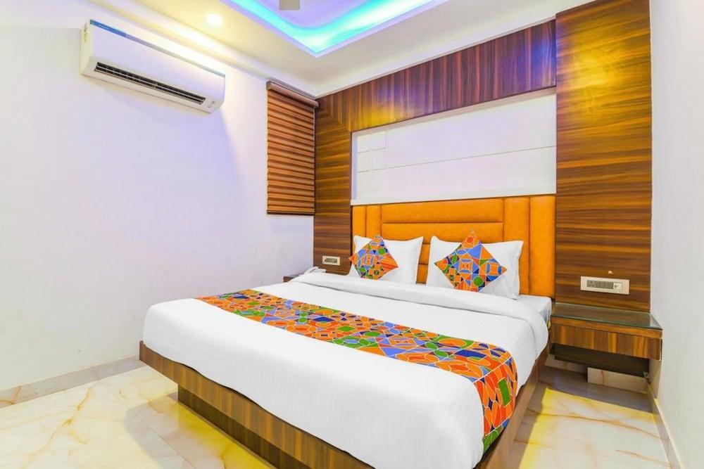 Hotel Maa Sharda - Room