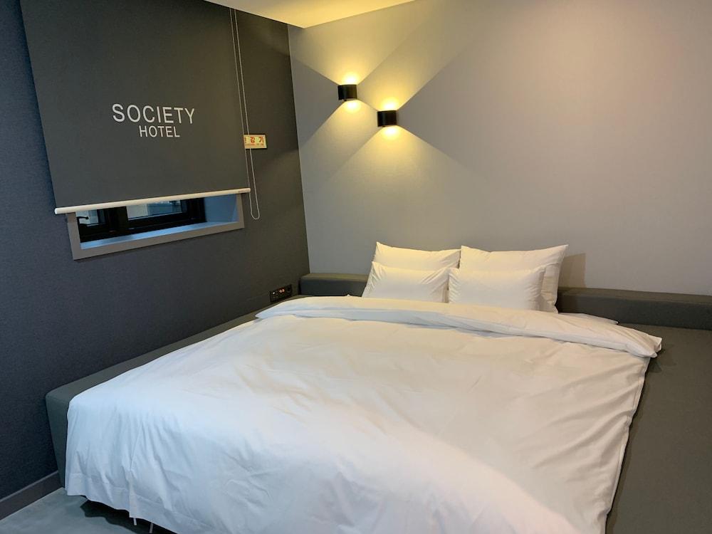 Hotel Society - Room